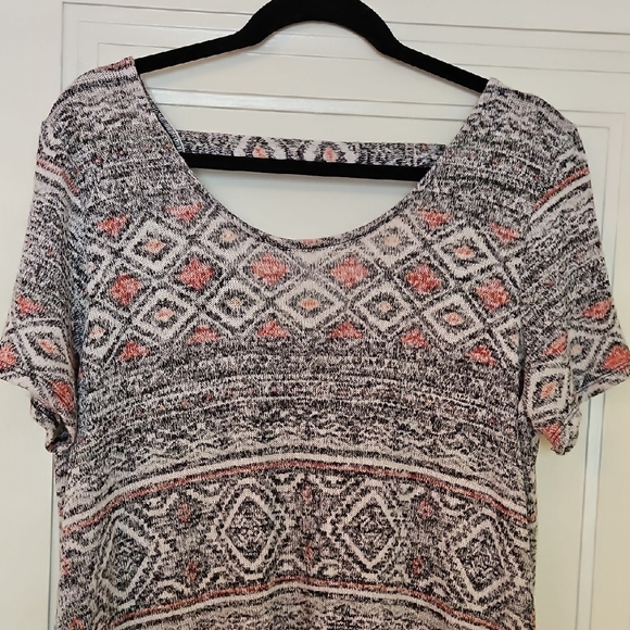 Lightweight Patterned Short Sleeve Top, Gray and Pink/ Coral, Sz XL, AB Studio - Picture 1 of 8